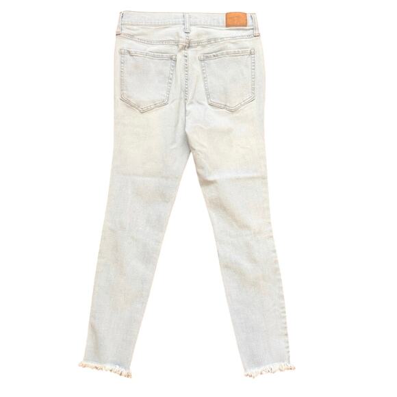 Aeropostale Flex Effects High Waisted Distressed Light Wash Raw Hem Size 4 Jeans - Picture 2 of 6